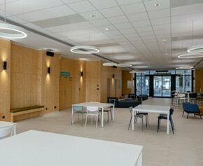 Nouveau bâtiment de l’institut catholique de Vendée (ICES) avec des...