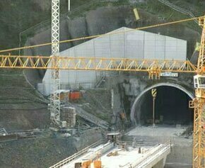 Tunnel de base du Lyon-Turin : Implenia, NGE et Itinera franchissent une...