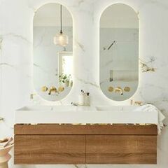 Miroir Oblong serti de robinetterie