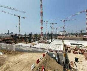 Une importante flotte de 17 grues Potain émerge dans l'horizon de Milan pour...