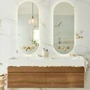 Miroir Oblong serti de robinetterie