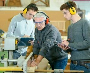 Un rapport préconise la suppression de 1.500 emplois dans la gestion de...