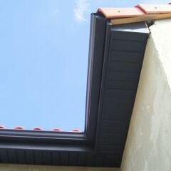 Lacquered aluminum soffit / paneling