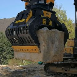 Sorting grapple designed for the selection and handling of demolition materials