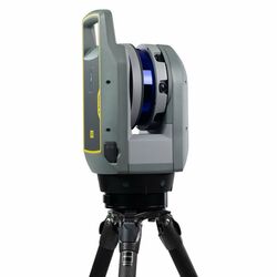 3D scanner with a high level of precision, long range and reduced processing time