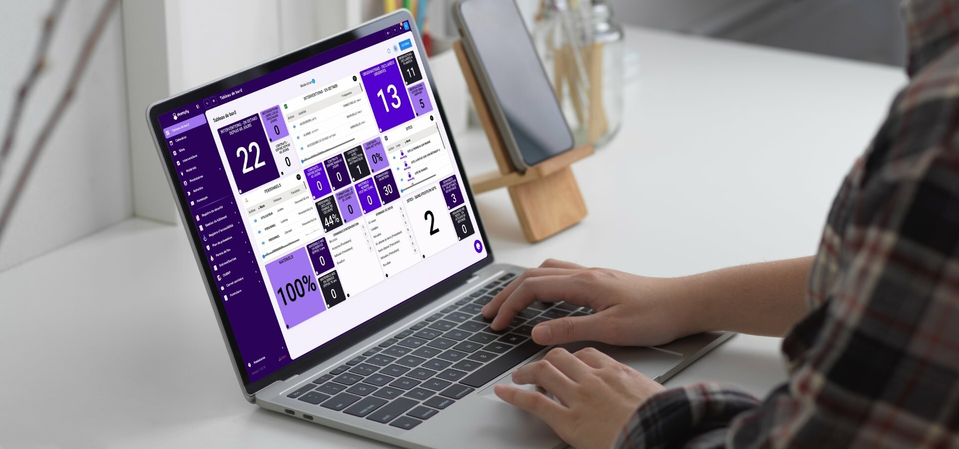 Plateforme de pilotage global de la sécurité et de l'exploitation d’un bâtiment - © Deemply Illustration